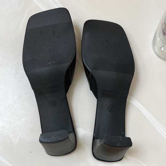 Ladies Slide Sandal with buckle accent - Picture 3 of 4